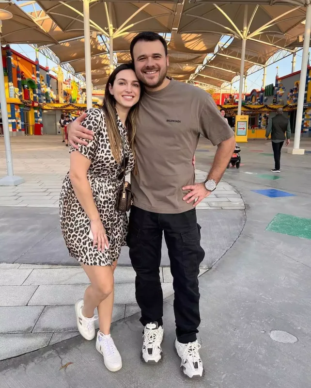 Emin Ağalarovdan bacısı ilə bağlı paylaşım