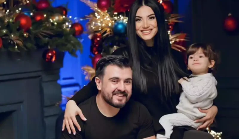 Cavid xanımı və qızı ilə…