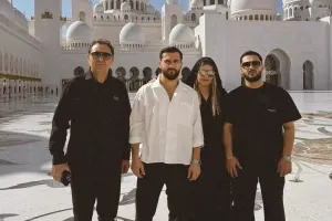 Coni ailəsi ilə Şeyx-Zayed məscidində