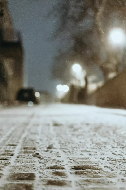 Qara bürünən Bakı küçələri...