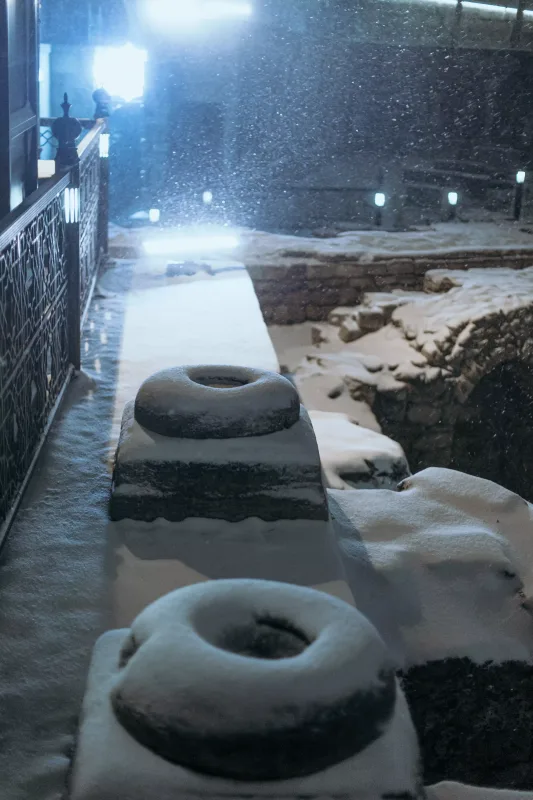 Qara bürünən Bakı küçələri...