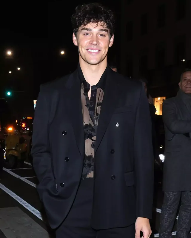 Dəb həftəsinin yaraşıqlıları...