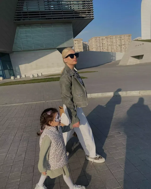 Blogerlə qızına it hücum çəkdi