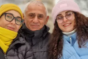 Gülzar Qurbanova ailəsi ilə...