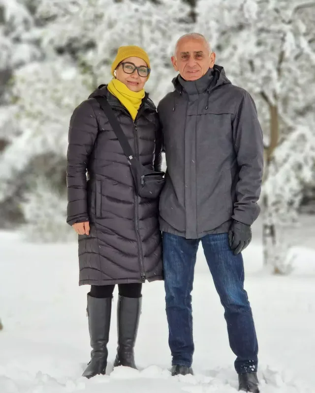 Gülzar Qurbanova ailəsi ilə...