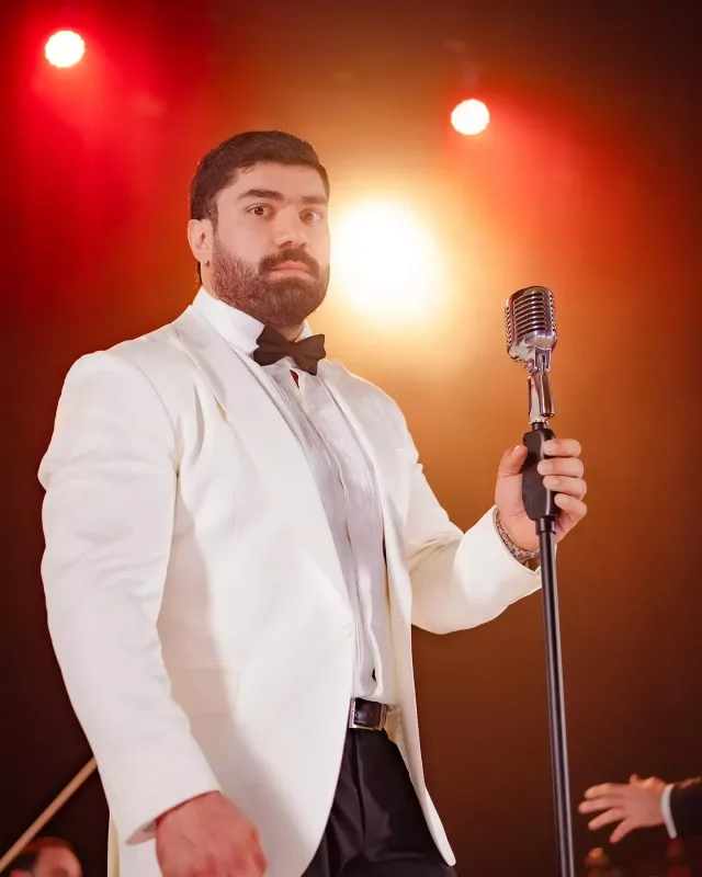 Onun da səhifəsi qırılmışdı, amma...