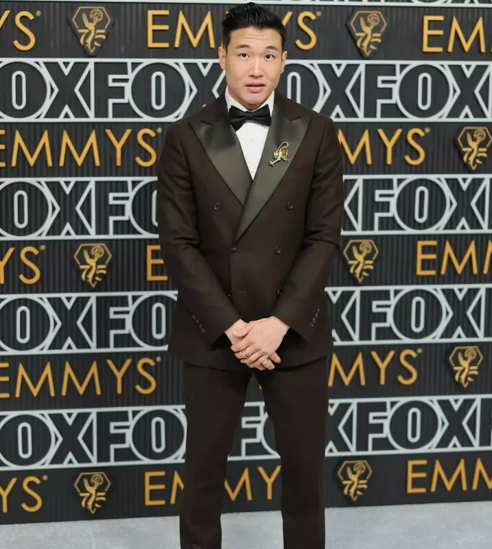 Qırmızı xalıda eşqə gəldi!