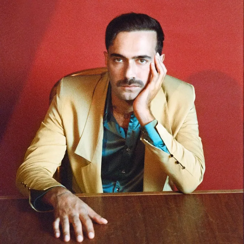 Serenayın sevgilisi Bakıya gəlir