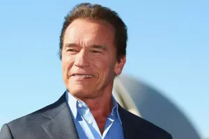 “Bu gün otura bilmirəm”- Şvarzeneggerin zarafatı