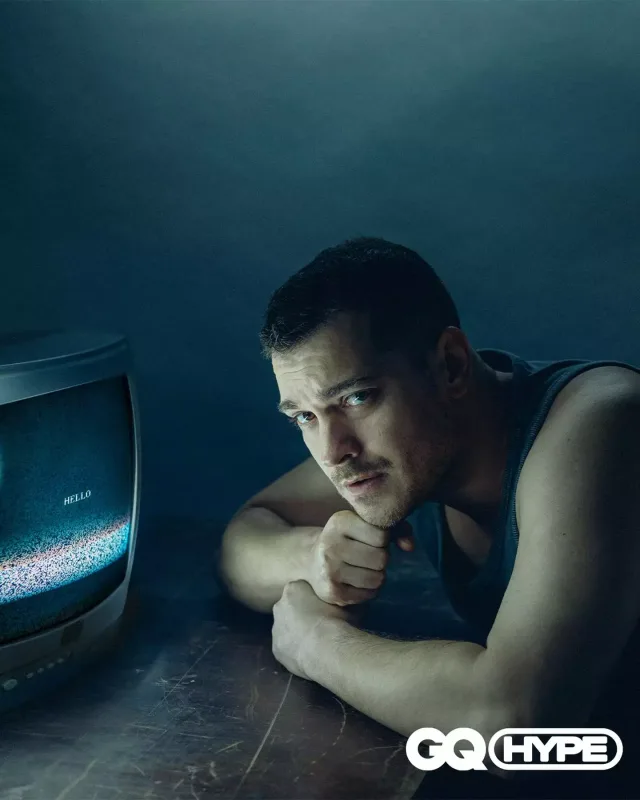 Çağatay yeni serialından danışdı