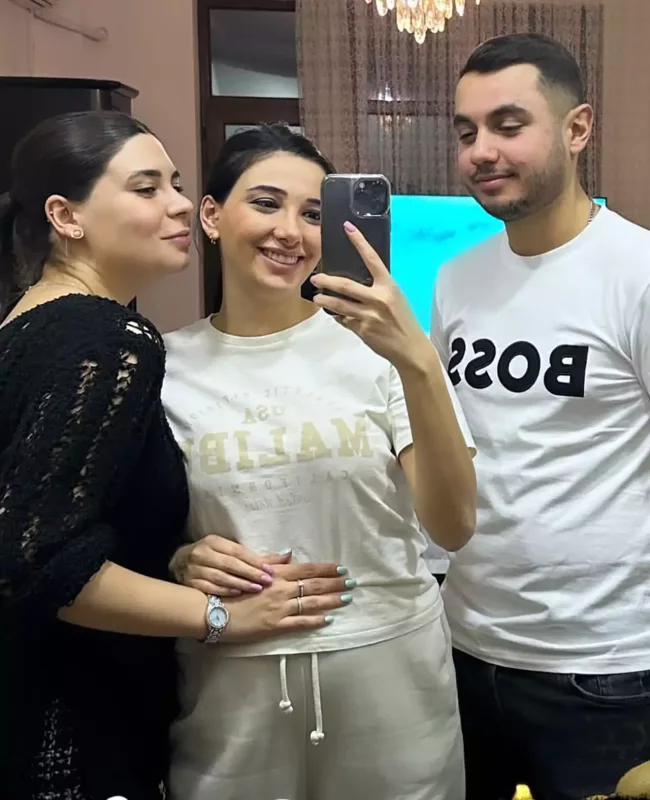 Futbolçu ilə evlənən aparıcı ana olacaq