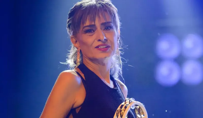 Küçənin ortasında jurnalistlərə qışqırdı