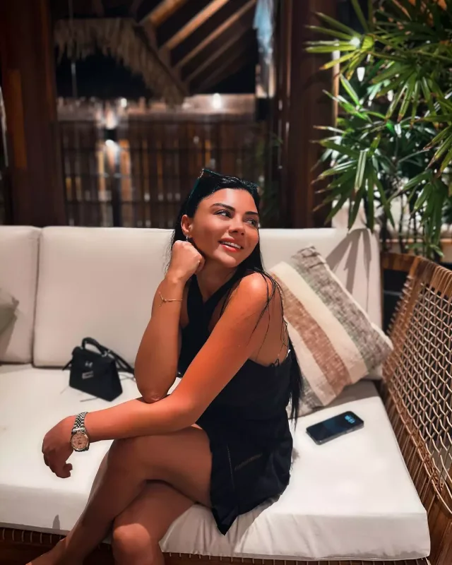 Ayselin qışda yay tətili