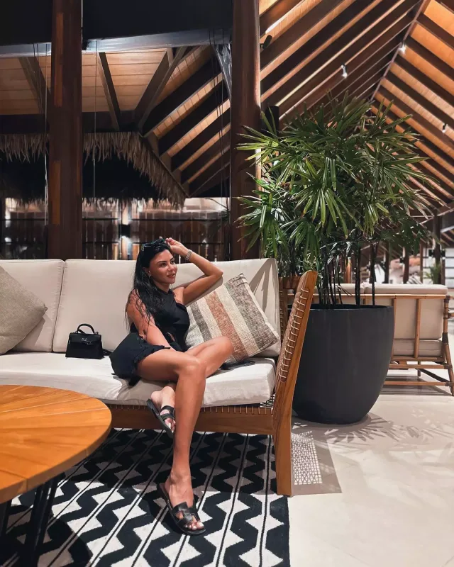 Ayselin qışda yay tətili