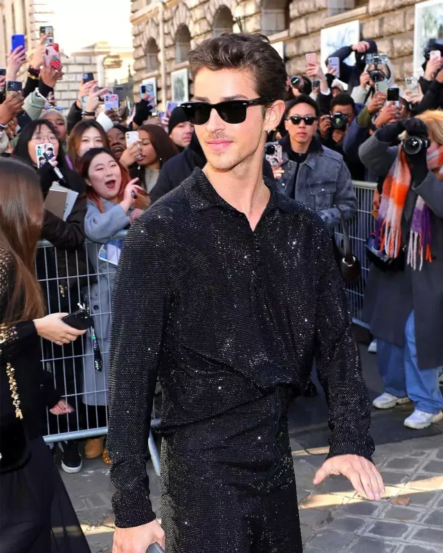 Dəfilə izləməyə belə getdilər