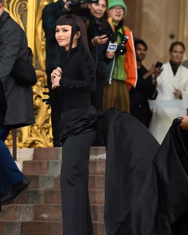 Zendaya yenə stili ilə fərqləndi