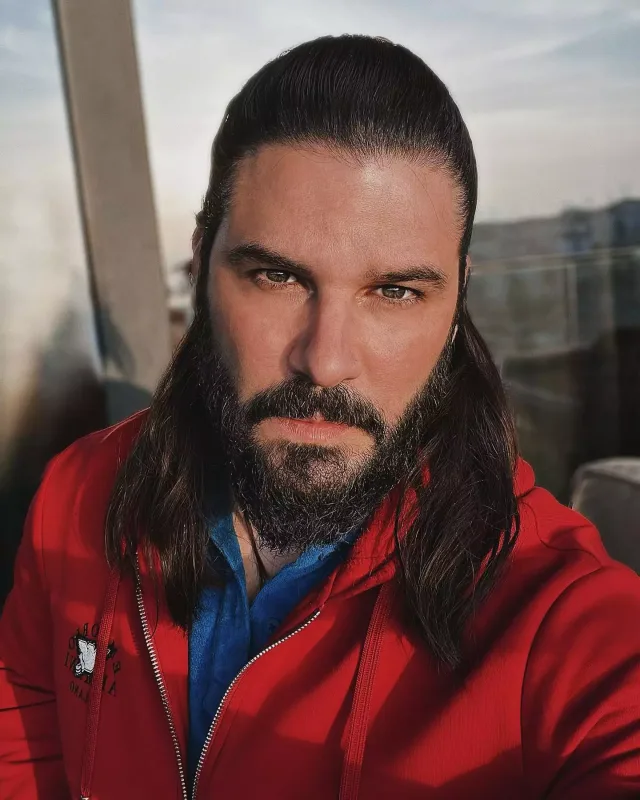 Türk aktyor Qazaxıstandakı zəlzələdə itkin düşüb? - Açıqlama