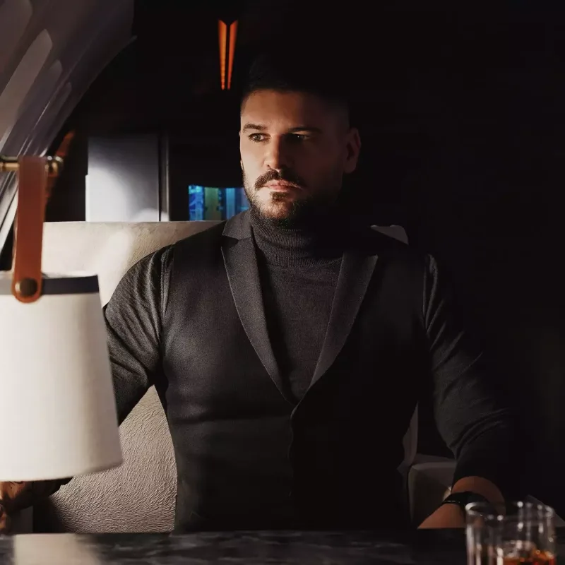 Türk aktyor Qazaxıstandakı zəlzələdə itkin düşüb? - Açıqlama