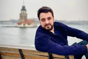 “Üç il vaqonda yaşamışam”