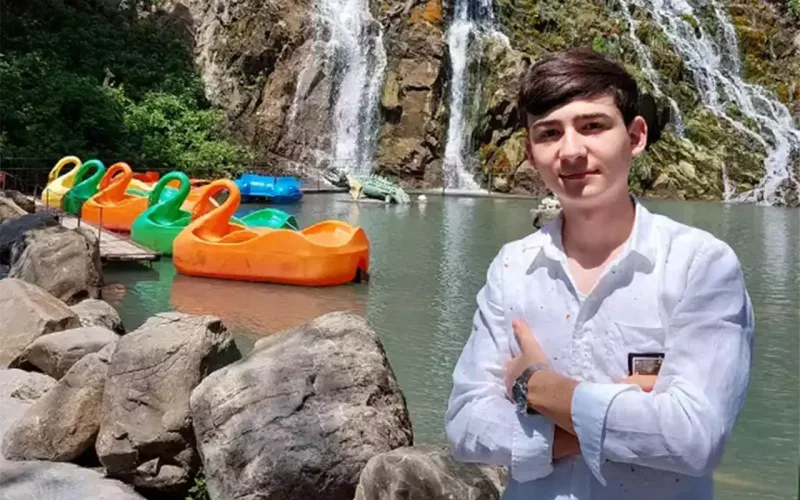 “Şagird nədir, cibində bıçaq gəzdirmək nədir?”