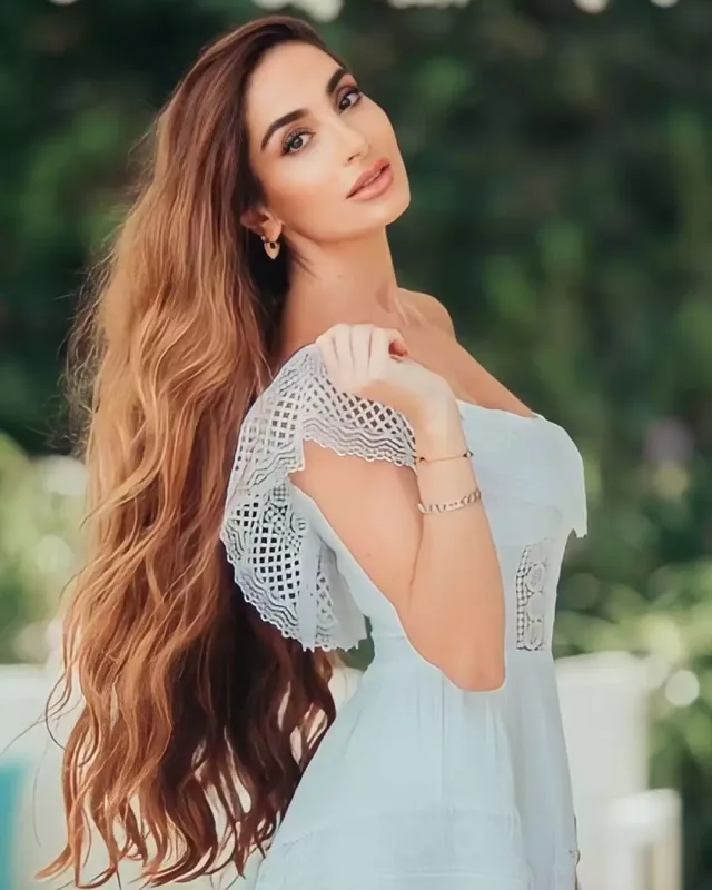Arzu Əliyevanın doğum günüdür...