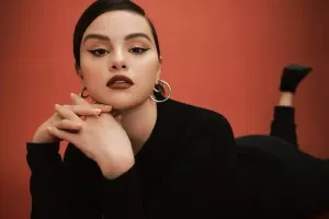 Selenadan depressiv paylaşımlar