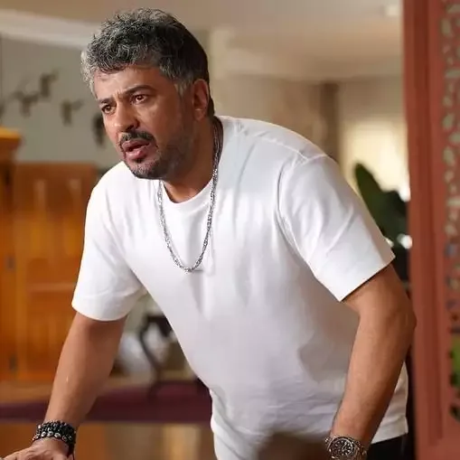 Emre eşq həyatı ilə bağlı sualları cavablandırdı