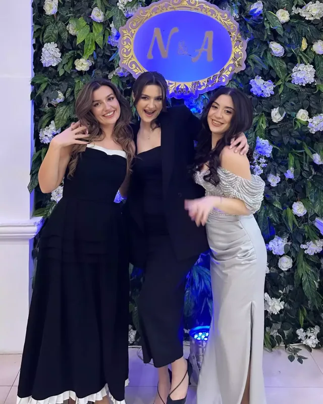 Azərbaycanlı aktrisalar toyda