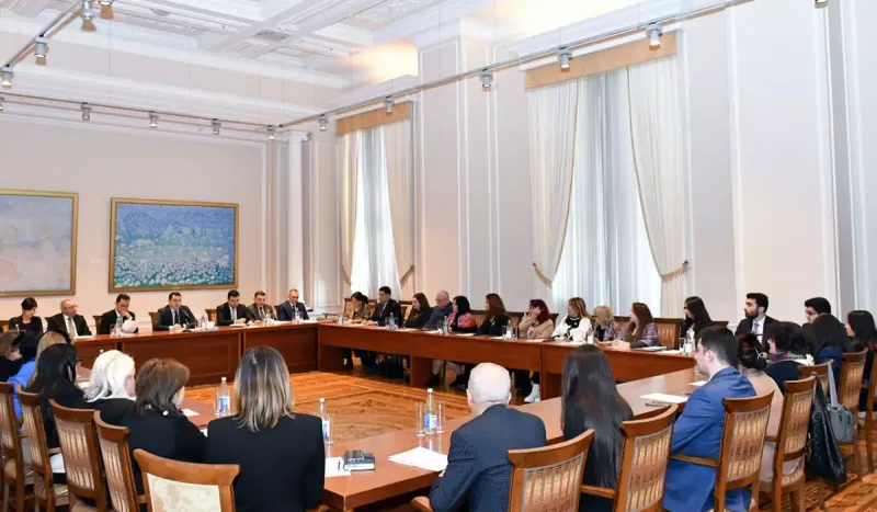 Paytaxt muzeyləri ilə bağlı müşavirə keçirildi