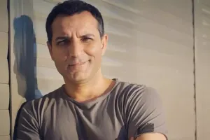 Estetik iddialarından danışdı