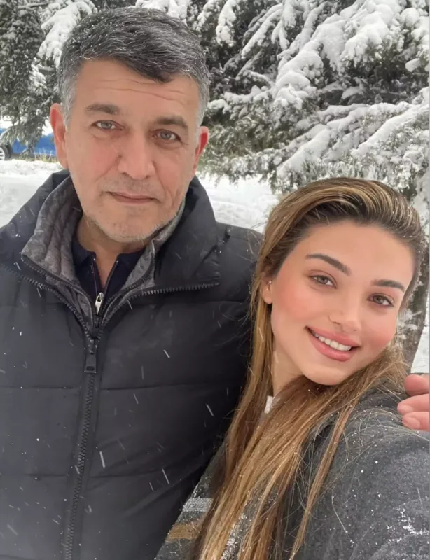 Mələkxanımın qızı atası ilə fotolarını paylaşdı