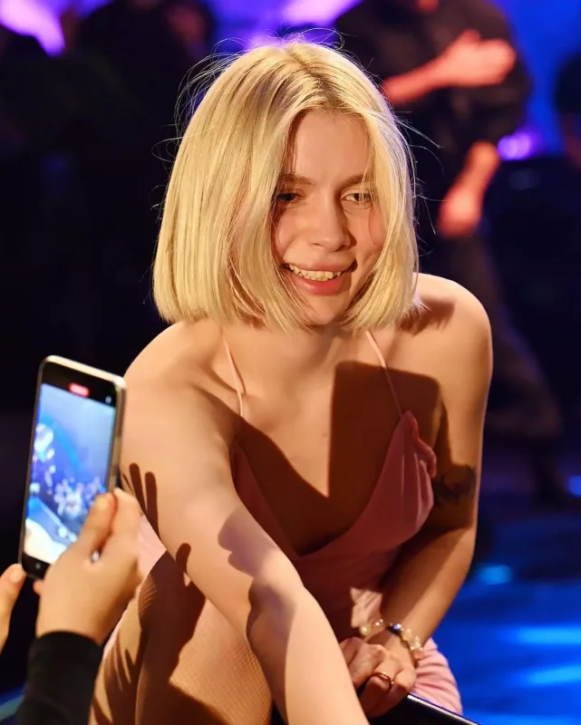 Aleyna uzun müddət sonra səhnədə!