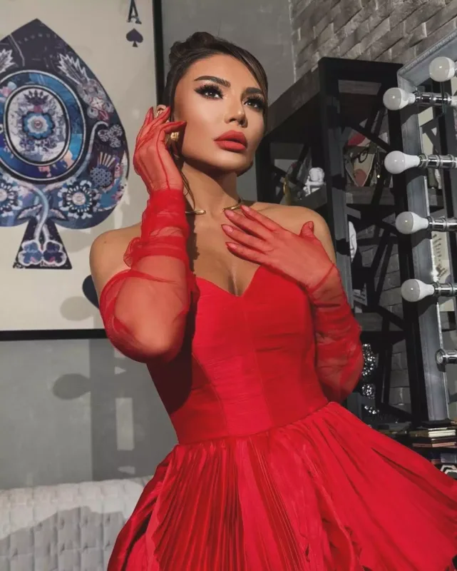 Afaq qırmızılar içində