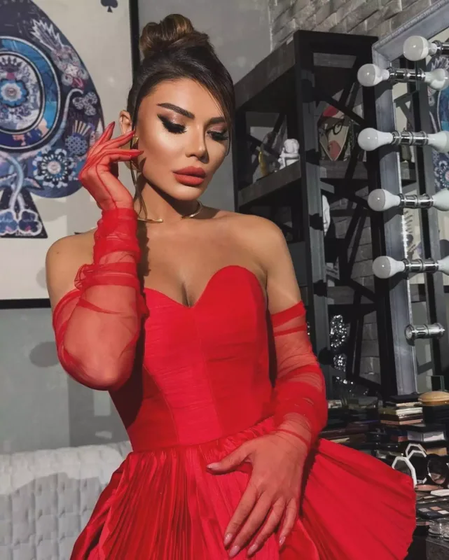 Afaq qırmızılar içində