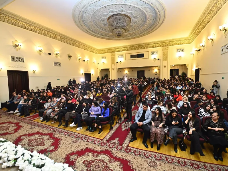 Zamiq Mərdəkanda sevənləri ilə görüşdü