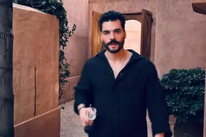 Reklam üçün Mərakeşə gedib