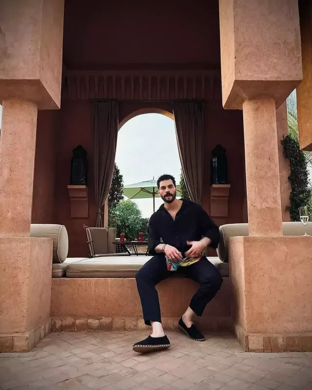 Reklam üçün Mərakeşə gedib