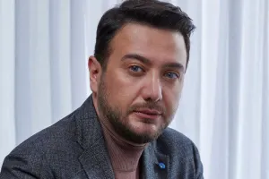 "Eyni simaları izləməkdən bezmişəm"