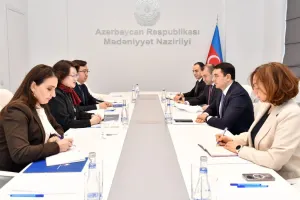 Adil Kərimli Raimkulova ilə görüşdü