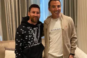 Messidən Adnan  Əhmədzadəyə bahalı hədiyyə