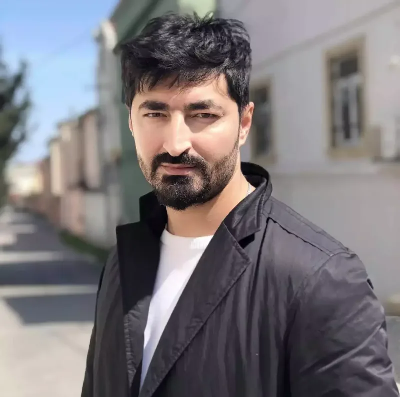 “Nə baş verdi ki, dünya soyundu?”