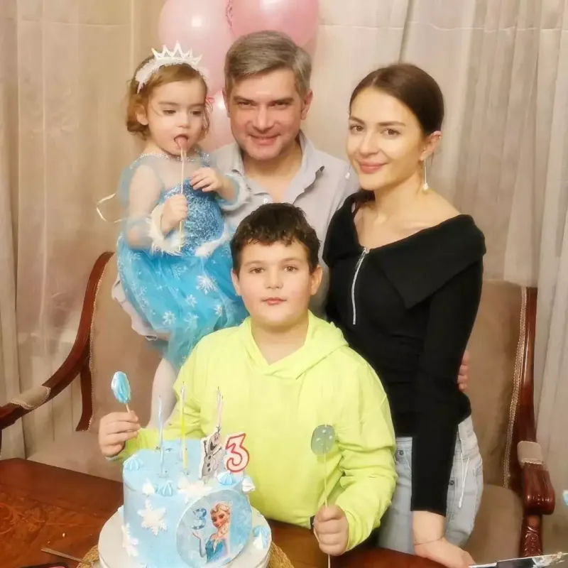 Emil Şahzadədən qızına təbrik