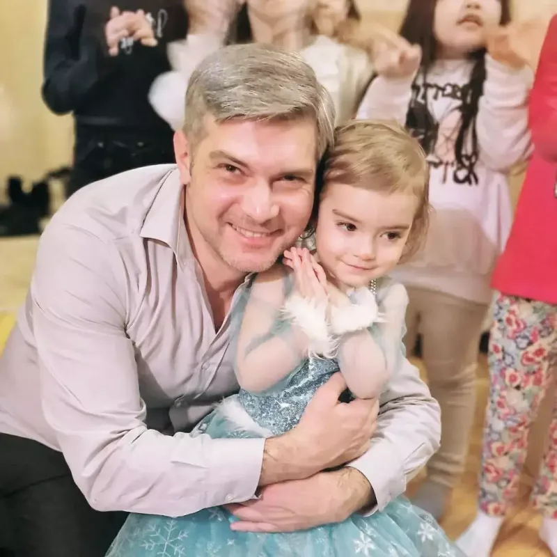 Emil Şahzadədən qızına təbrik