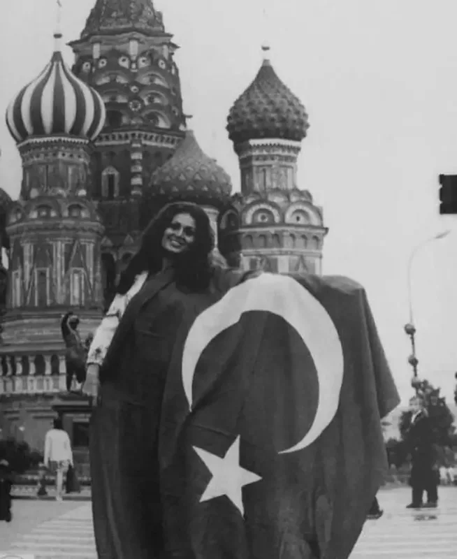 Türkan 51 il sonra Qırmızı Meydanda