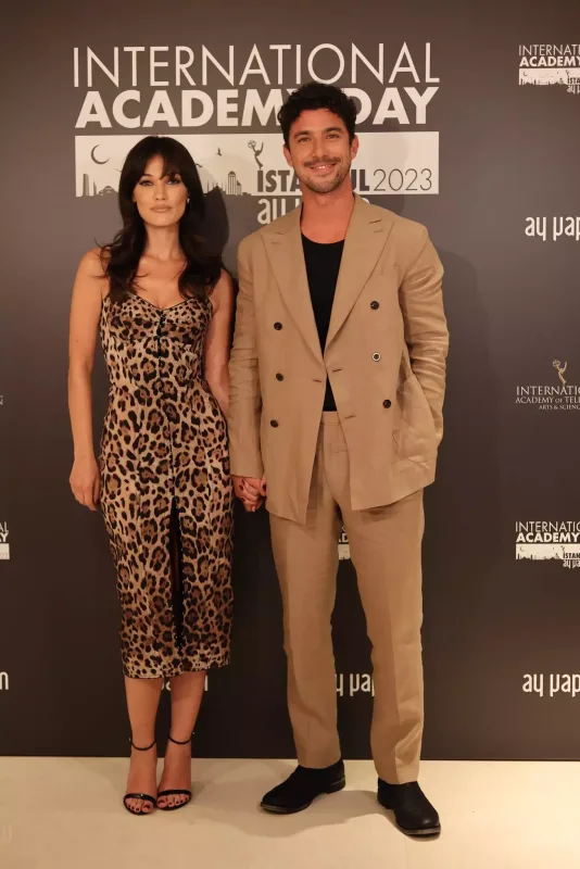 Adlarını telefona “cartcurt” yazıblar