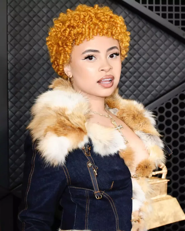 Qremmi-nin qırmızı xalısında...