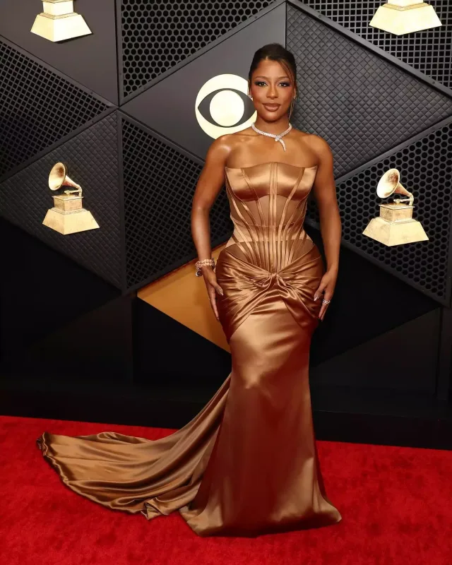 Qremmi-nin qırmızı xalısında...