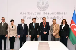 Baba Vəziroğluna “Şərəf” ordeni təqdim olunub