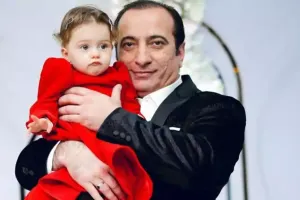 Xalq artisti nəvəsini paylaşdı