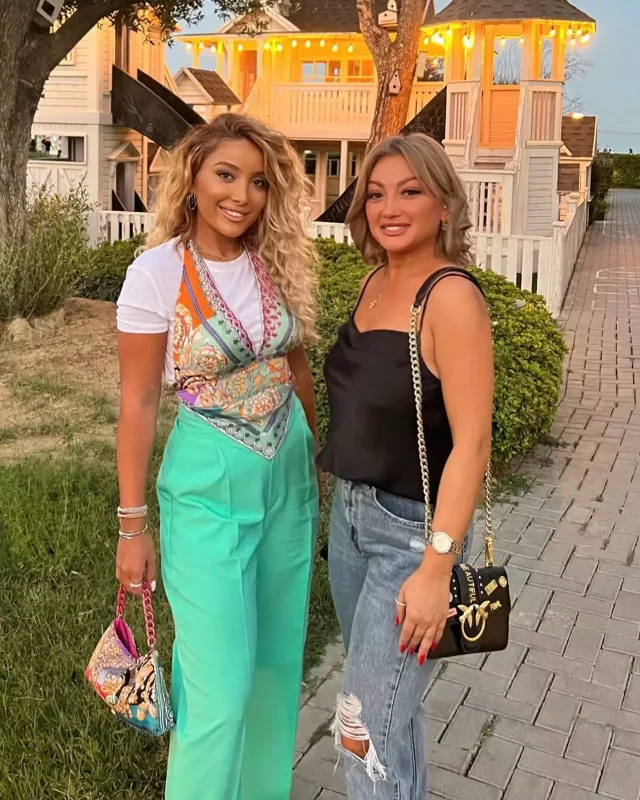 Bir-birini görməzlikdən gəldilər